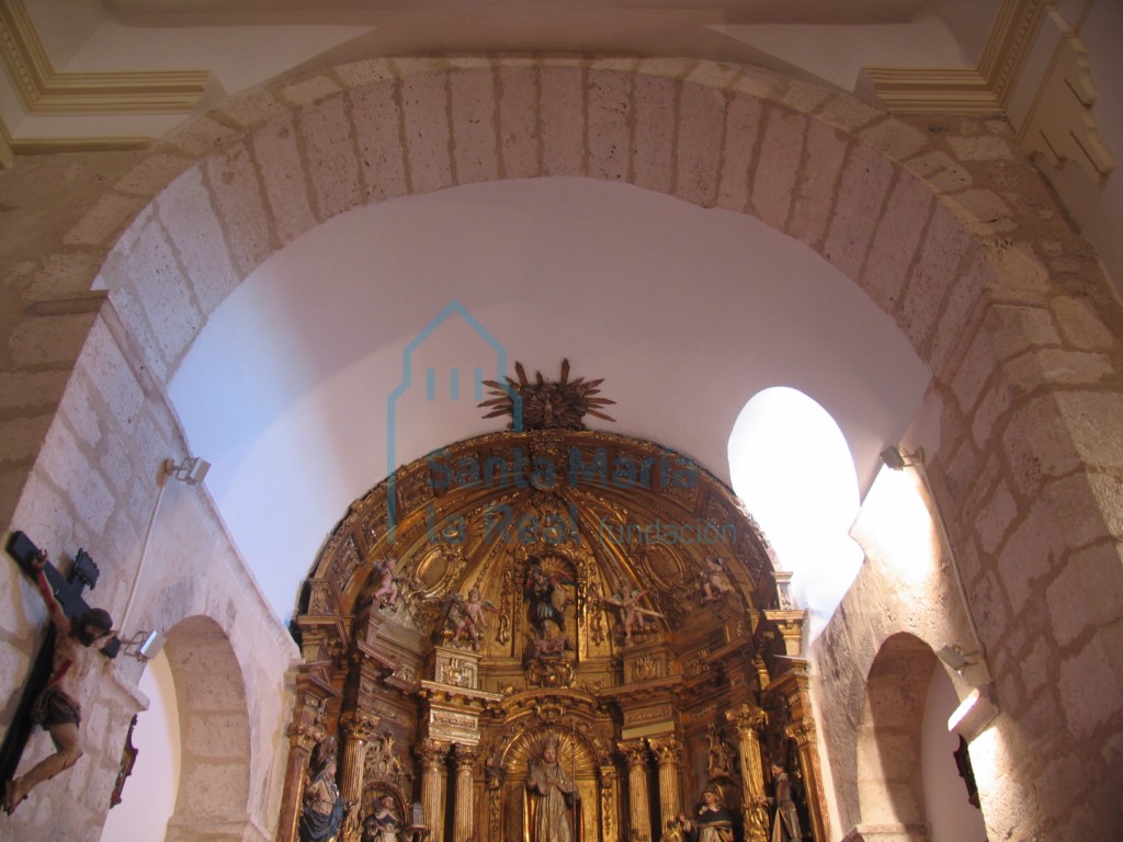 Interior de la cabecera
