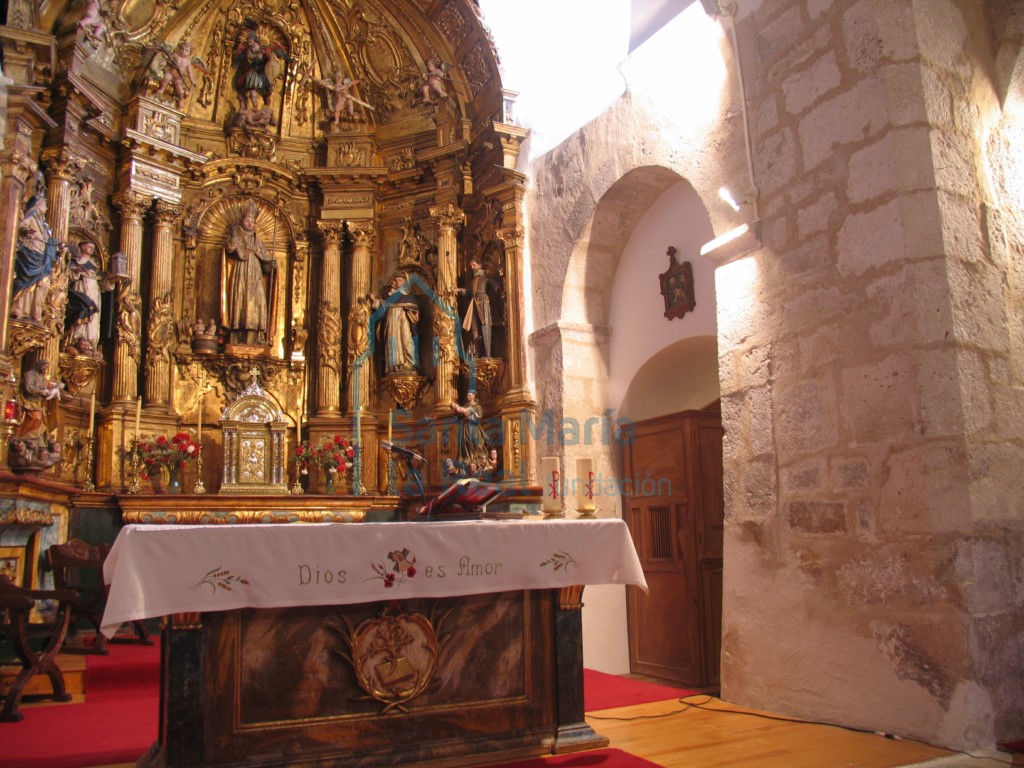 Interior de la cabecera