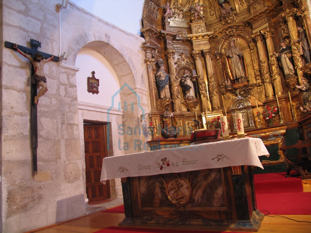 Interior de la cabecera
