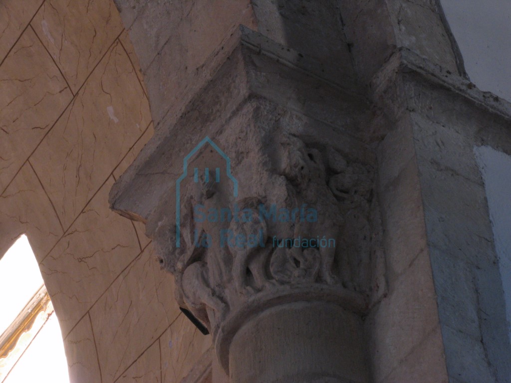 Capitel del arco triunfal