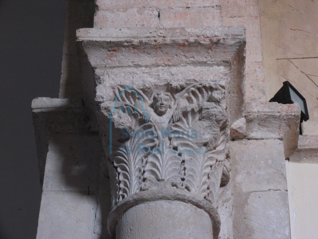 Capitel del arco triunfal