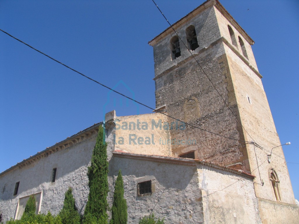 Vista de la iglesia desde el sudeste