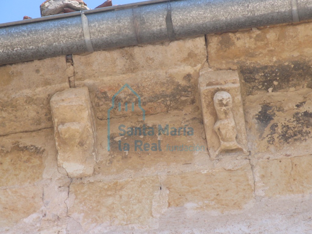 Canecillos del muro sur