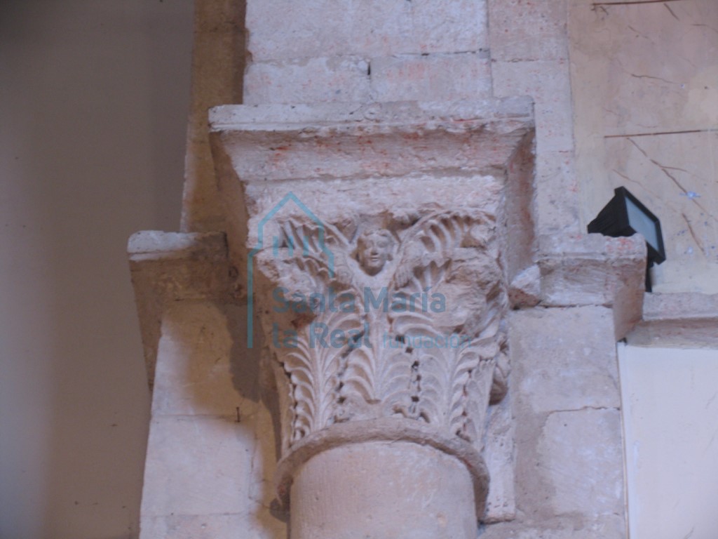 Capitel del arco triunfal