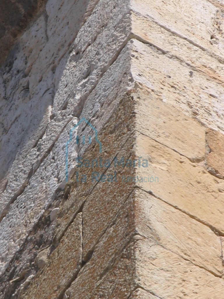 Detalle de los sillares de la torre