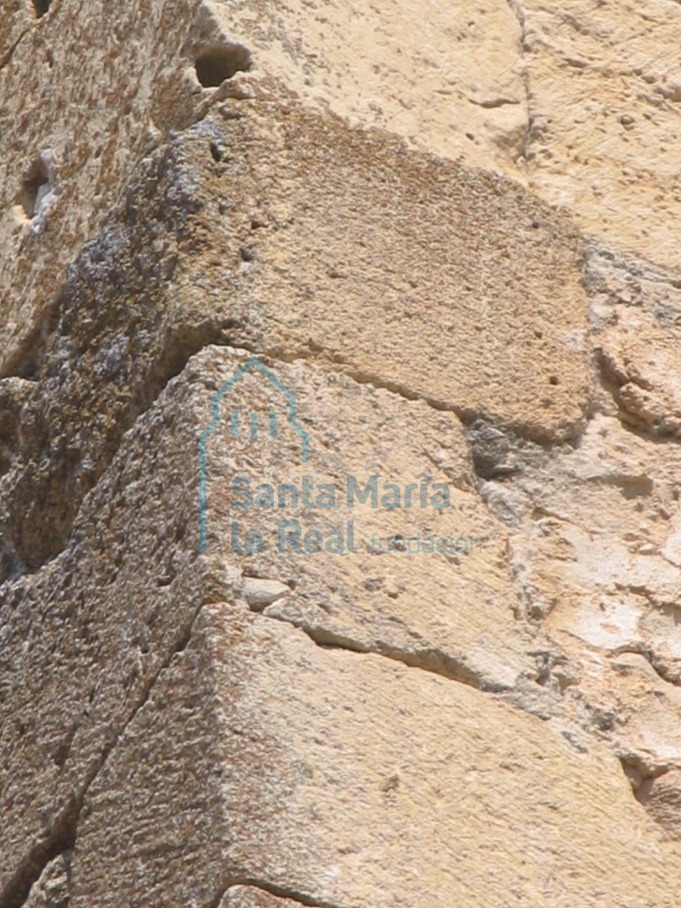 Detalle de los sillares de la torre