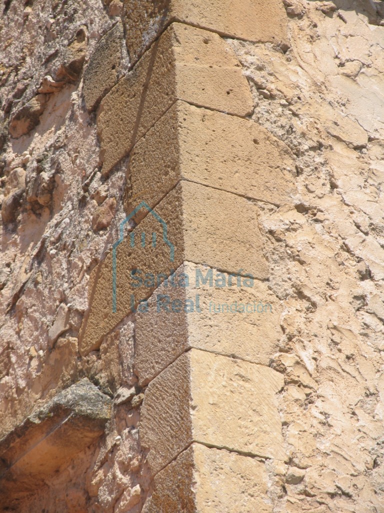 Detalle de los sillares de la torre