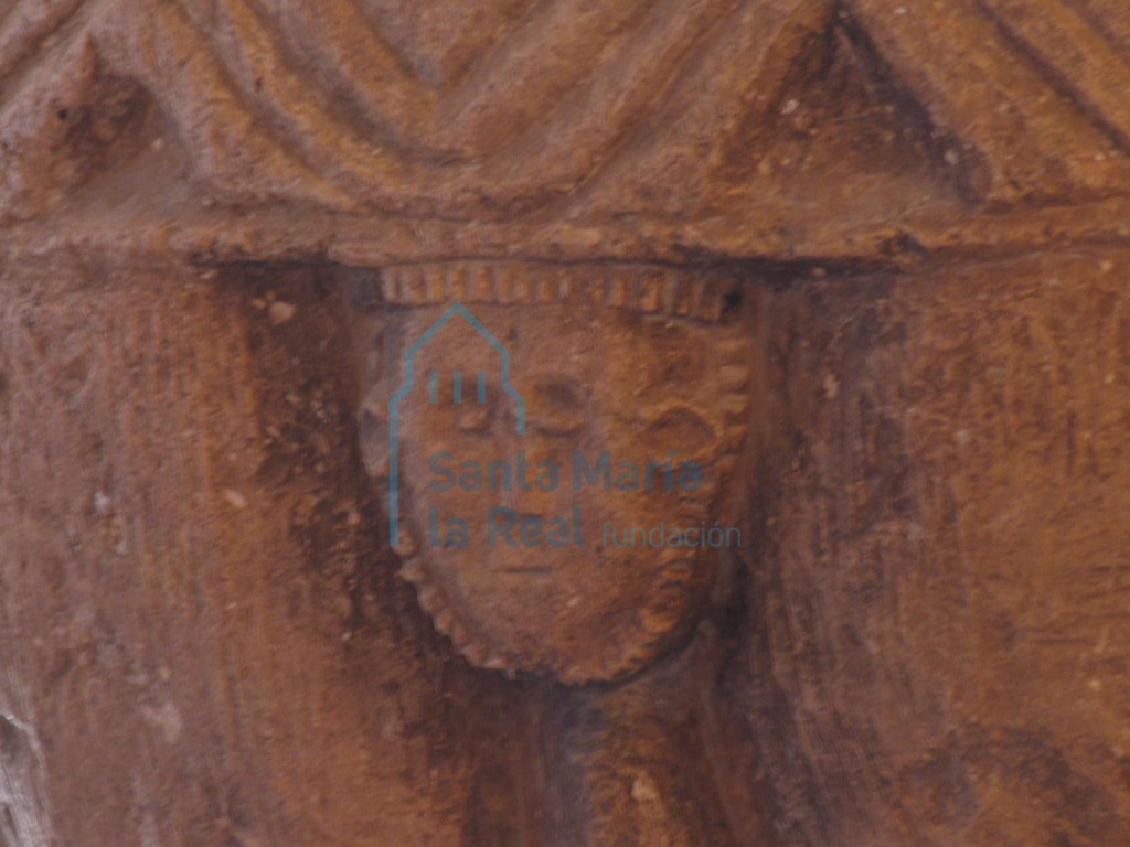 Detalle de la pila bautismal