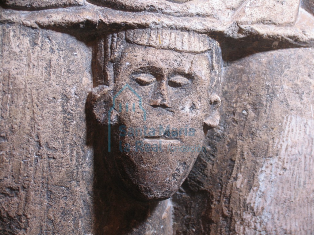 Detalle de la pila bautismal
