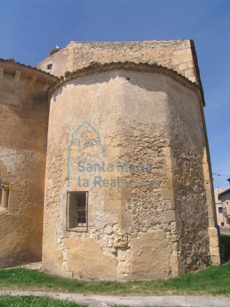 Exterior del ábside septentrional