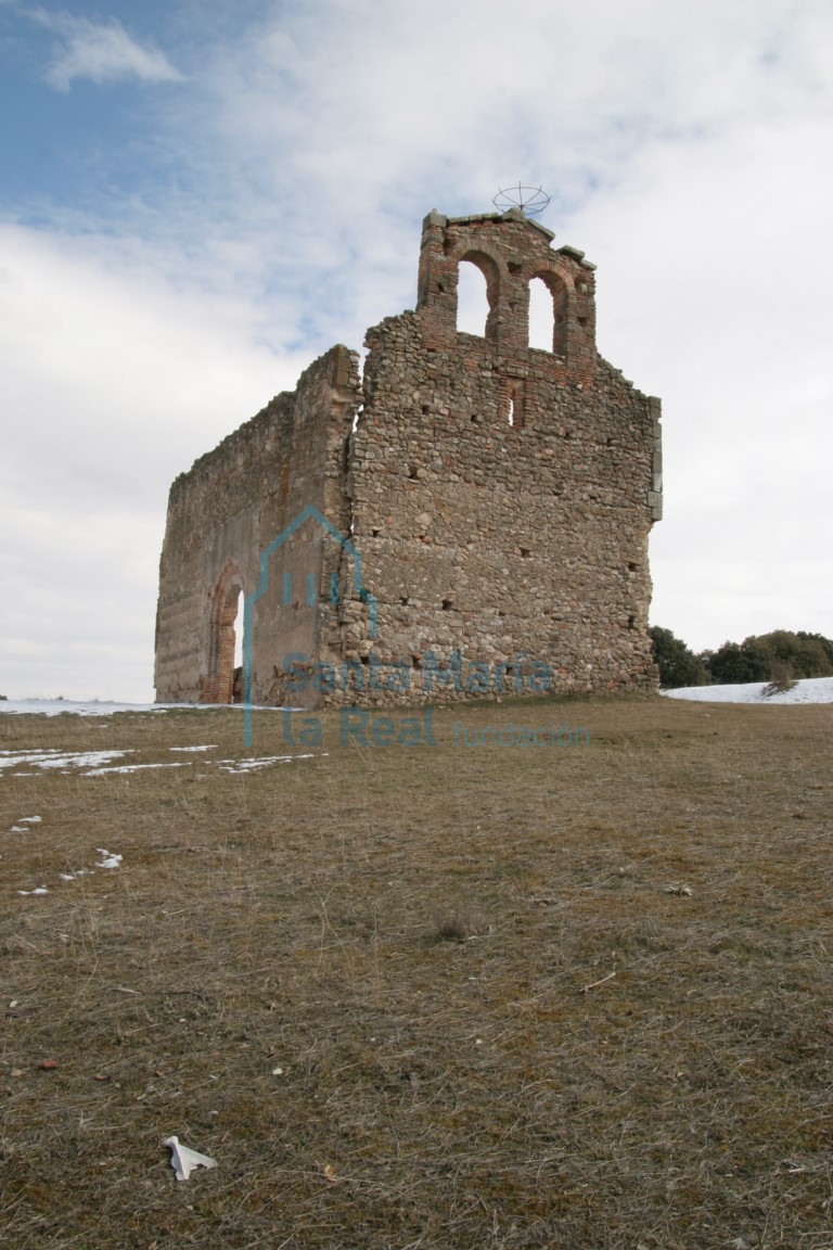 La iglesia desde el oeste