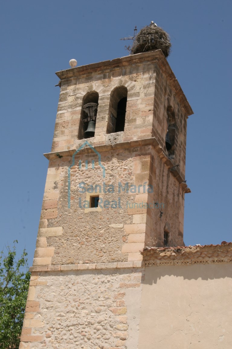 Vista de la torre de la iglesia