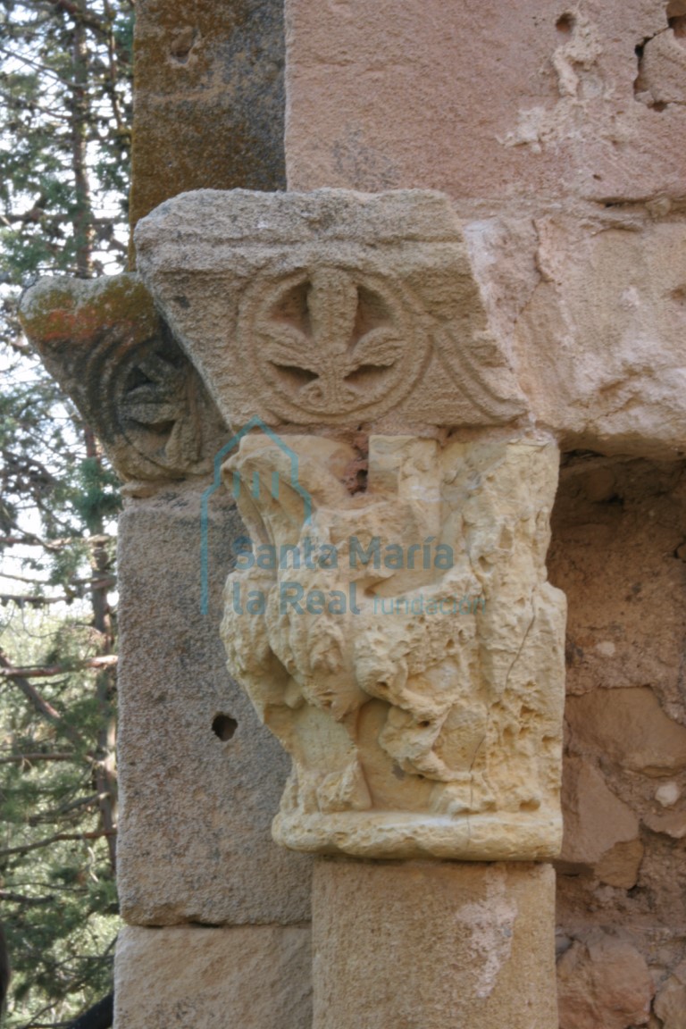 Capitel de la portada Capitel de la portada