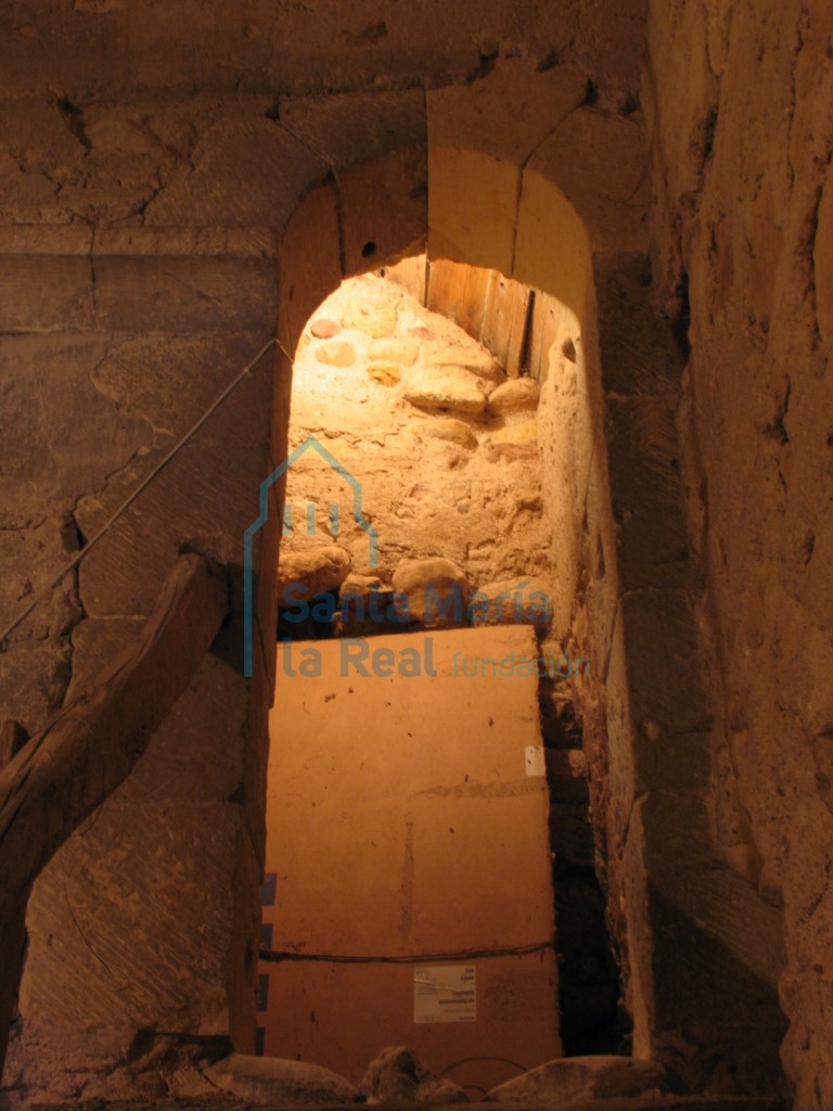 Acceso en el piso inferior de la torre