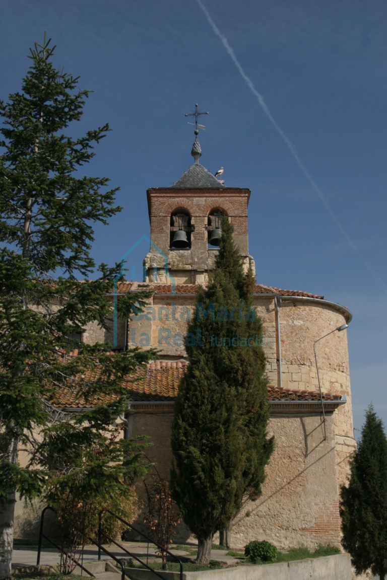 Vista de la torre y la cabecera desde el sur