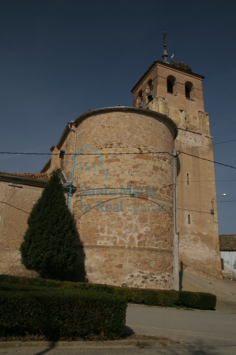 Cabecera y torre
