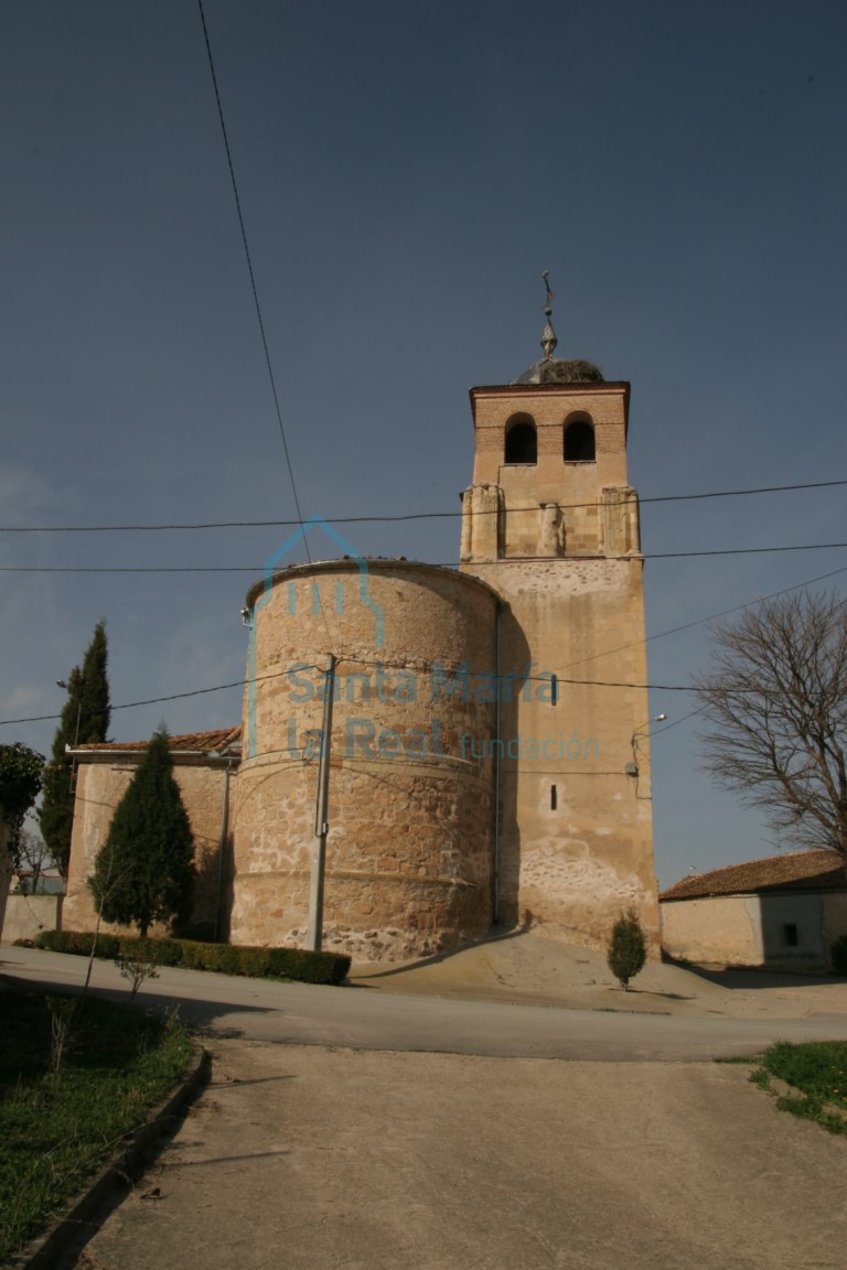 Cabecera y torre