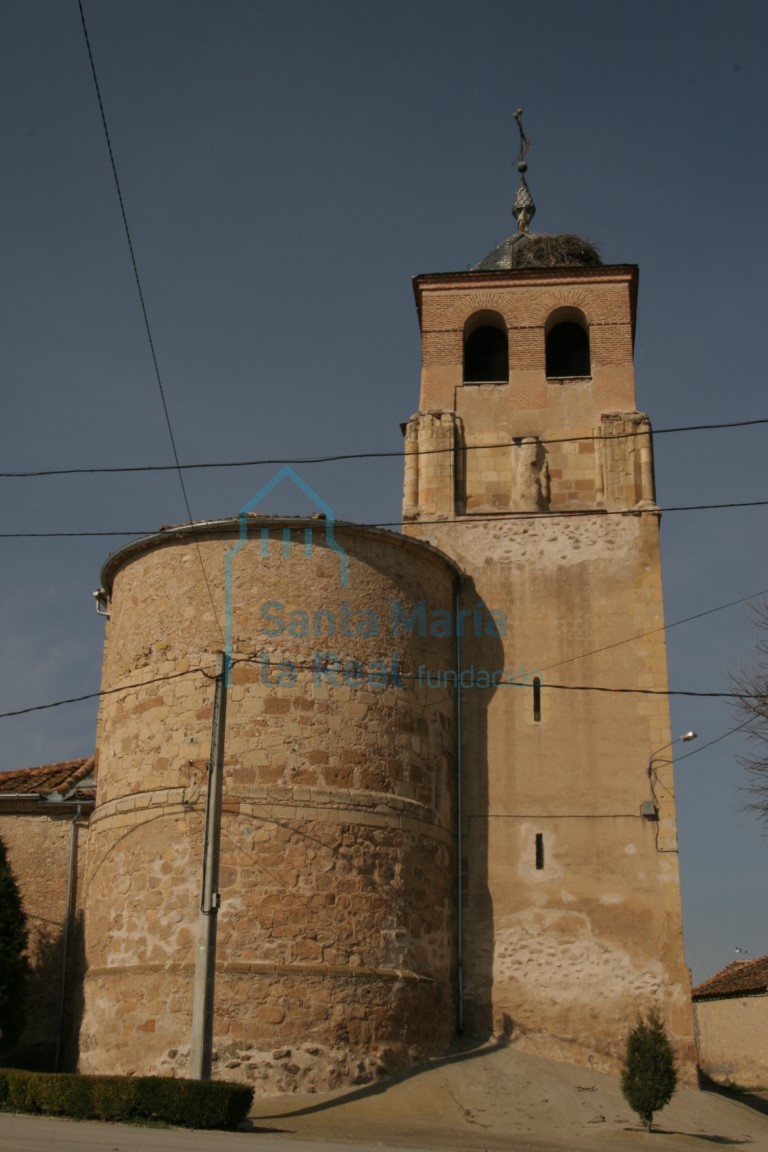 Cabecera y torre