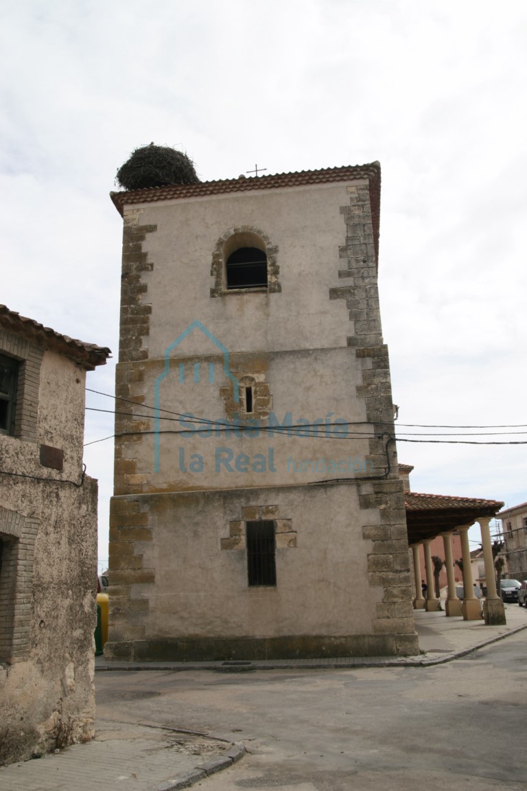 Vista oeste de la torre