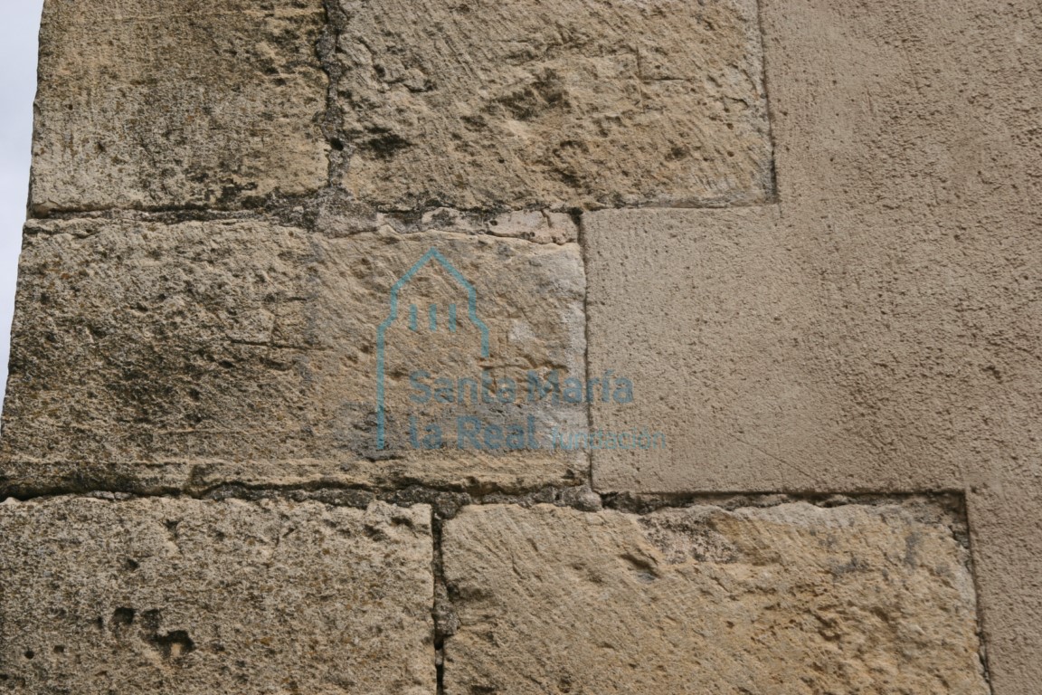 Detalle del remate de las esquinas de la torre