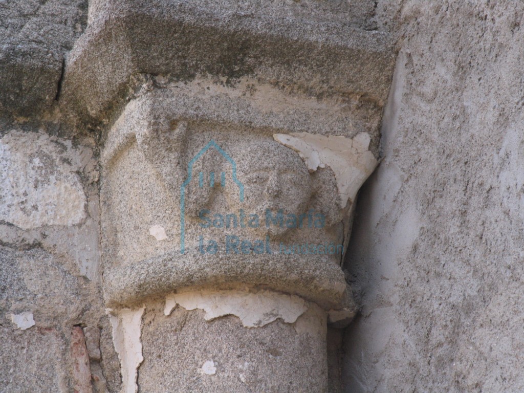 Capitel del arco triunfal