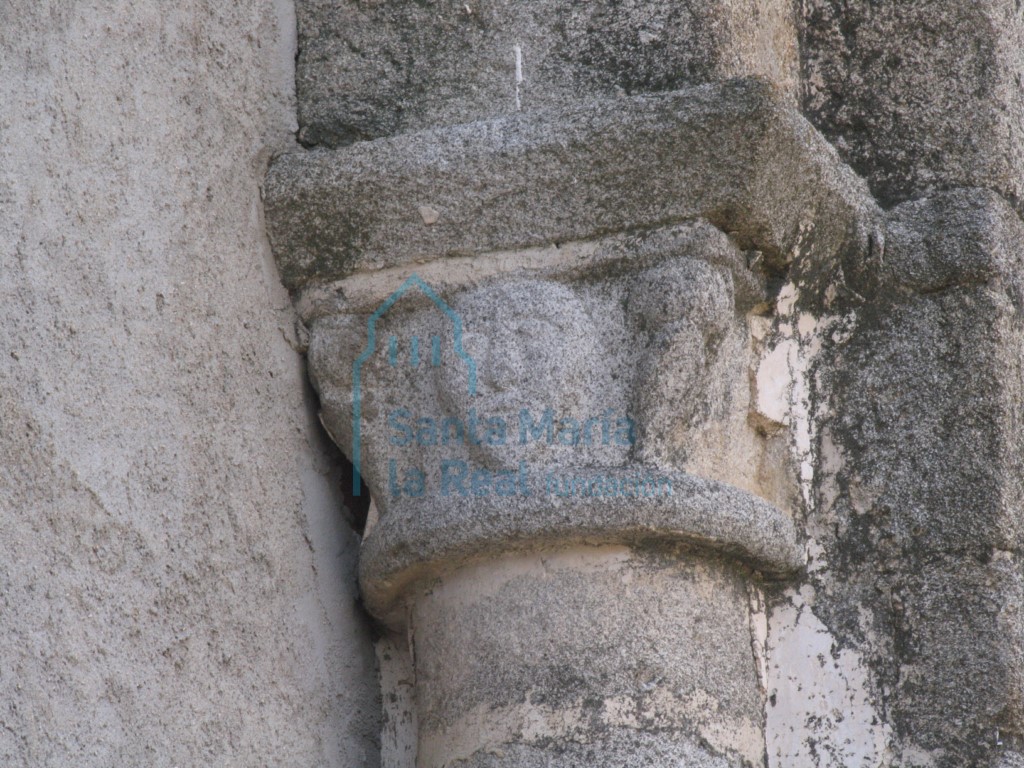 Capitel del arco triunfal