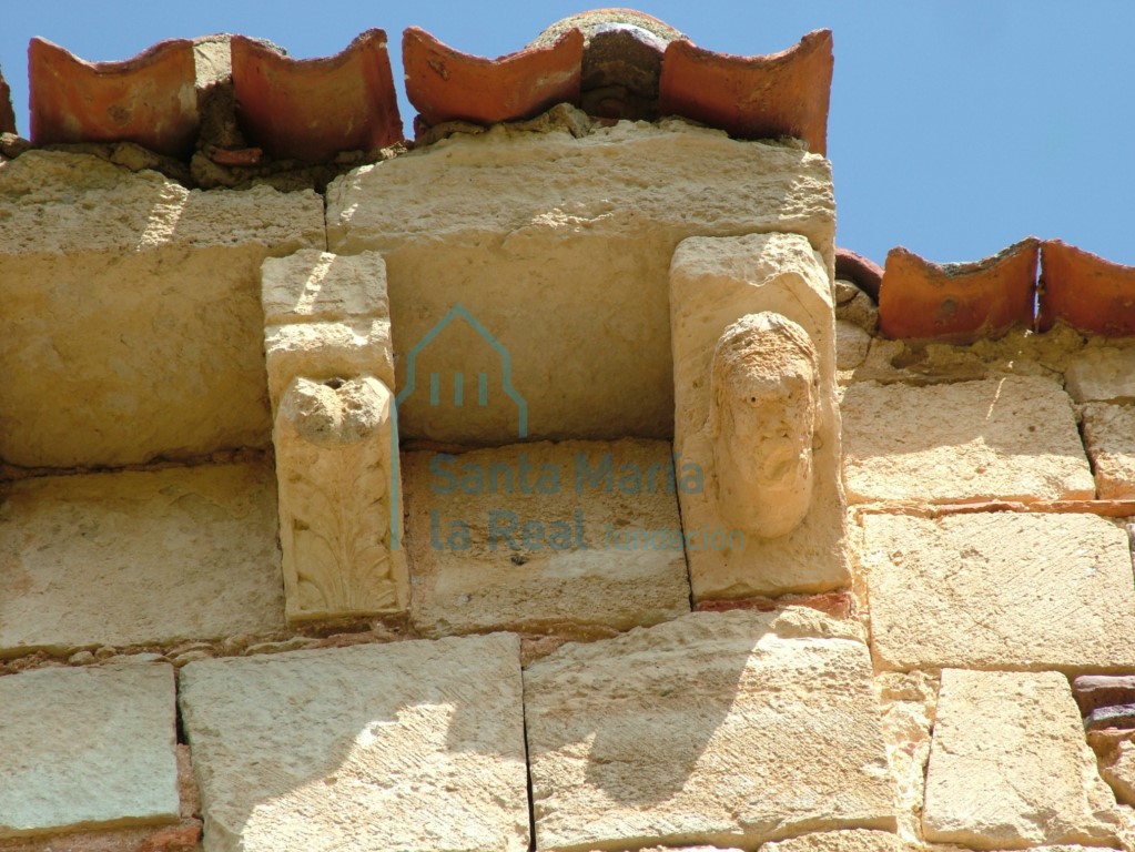 Canecillos de la fachada sur