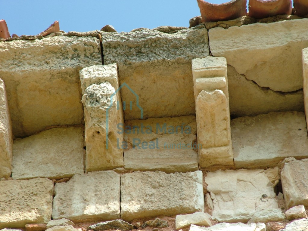Canecillos de la fachada sur