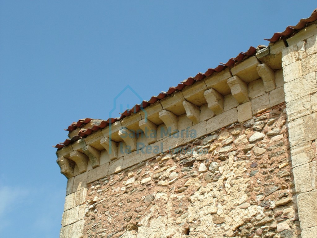Canecillos de la fachada sur