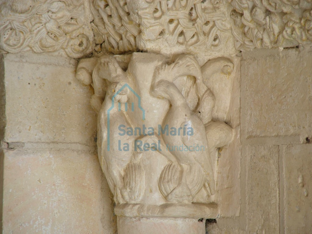 Capitel de la portada