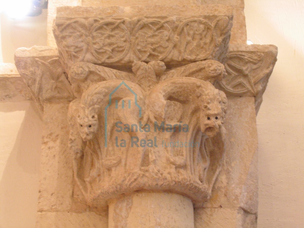 Capitel del arco triunfal. Lado de la epístola