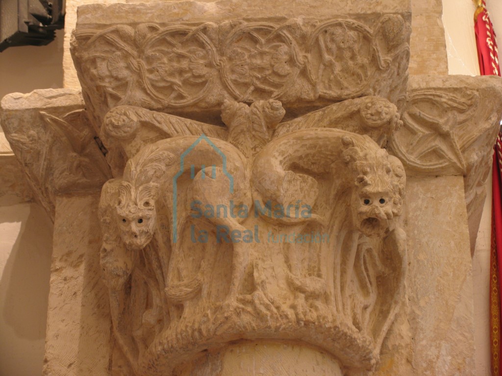 Capitel del arco triunfal. Lado de la epístola