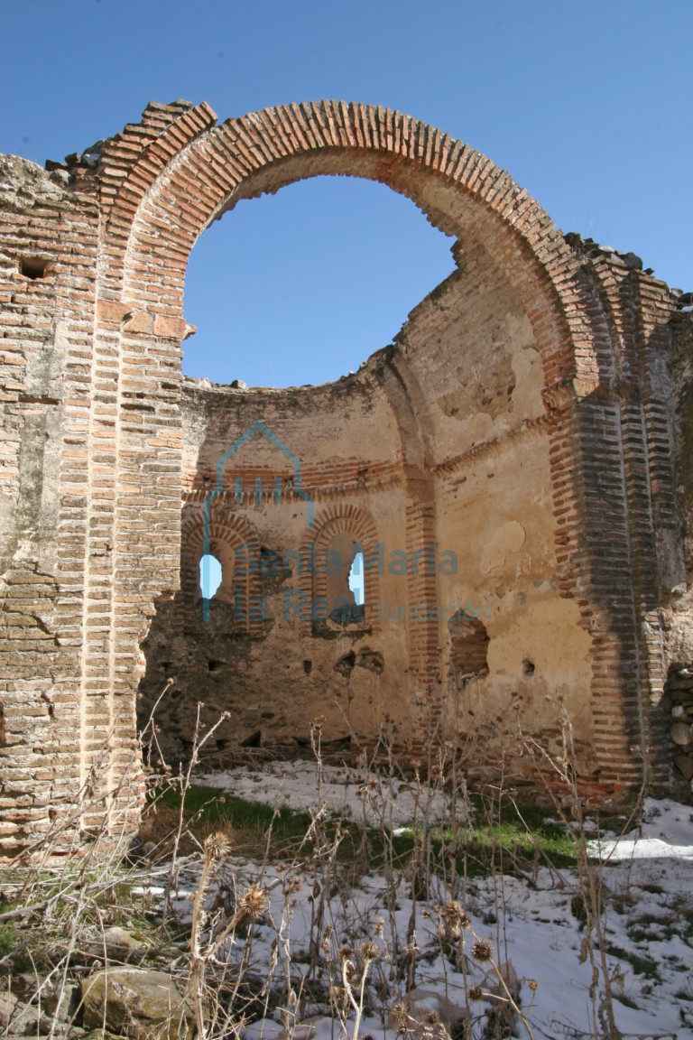 Interior de la cabecera