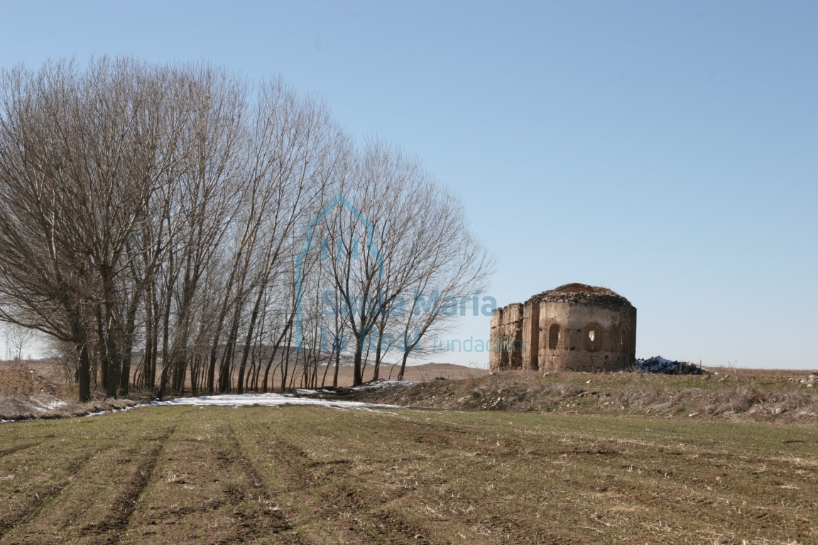 Panorámica de la ermita desde el sureste