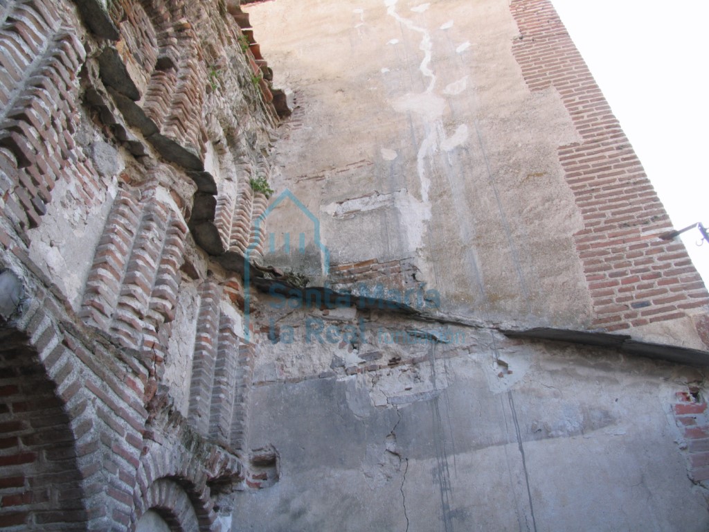 Restos en el muro septentrional
