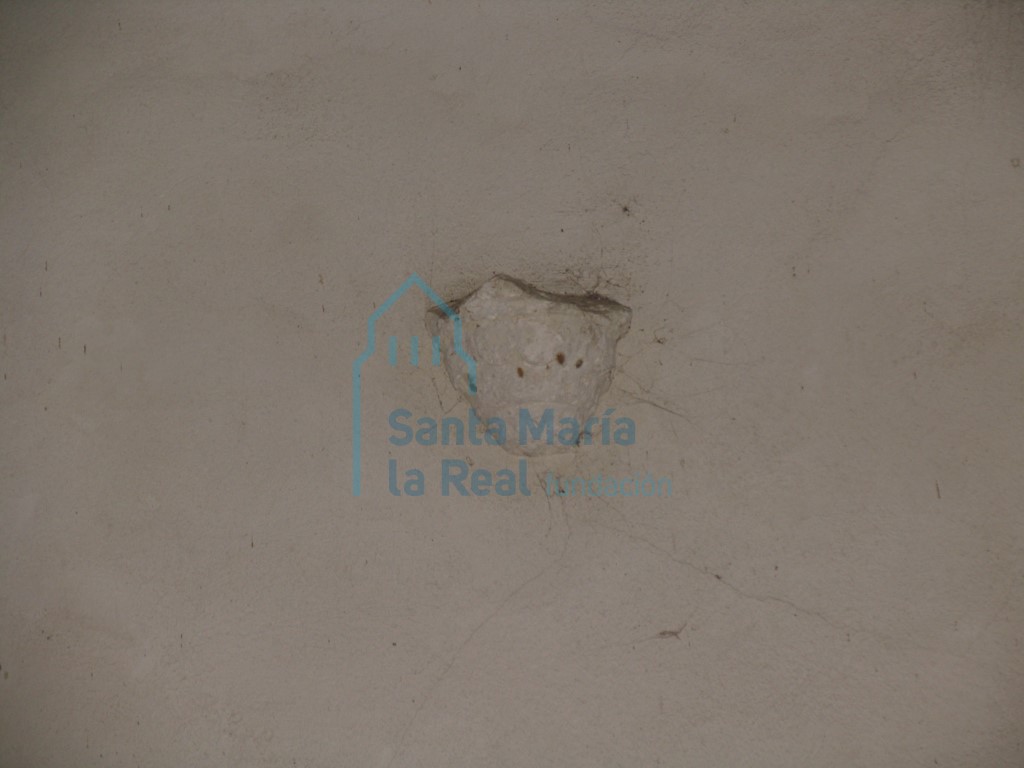 Pieza reaprovechada en el muro septentrional