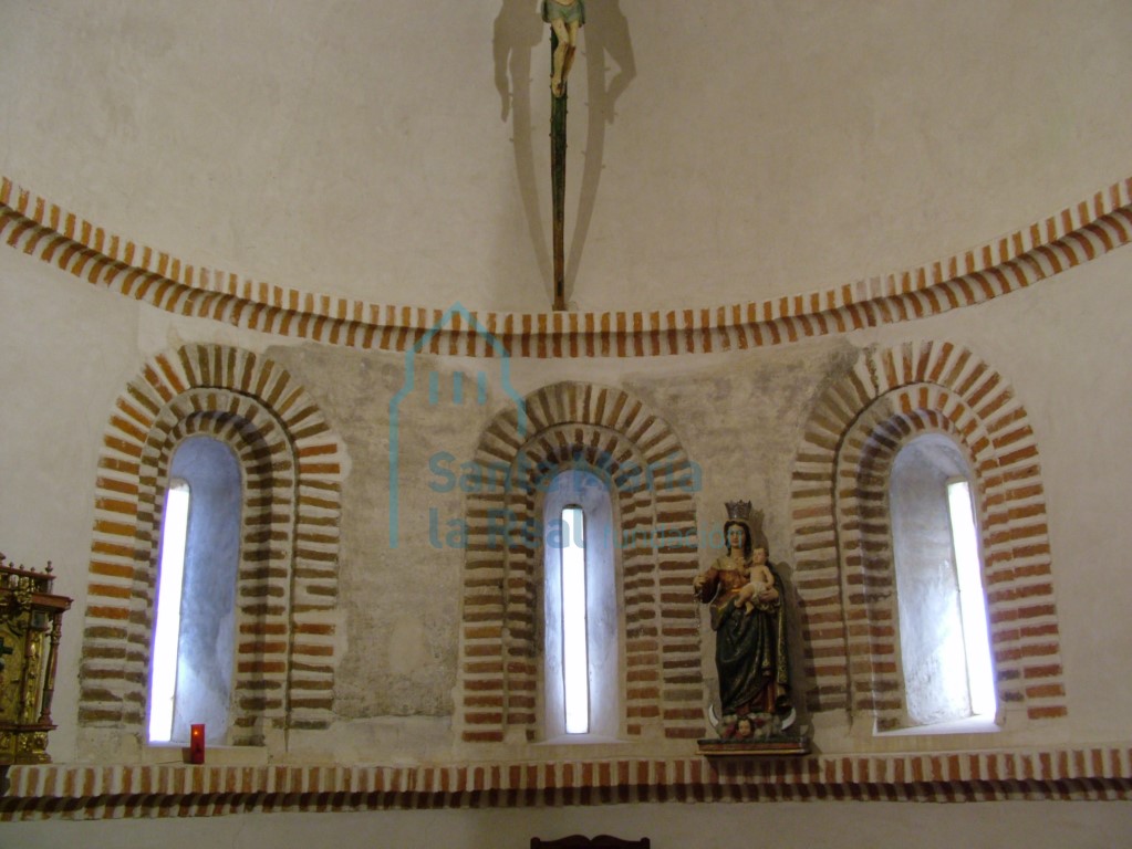 Vanos del interior del ábside