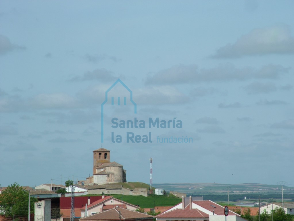 Vista de la iglesia desde el este