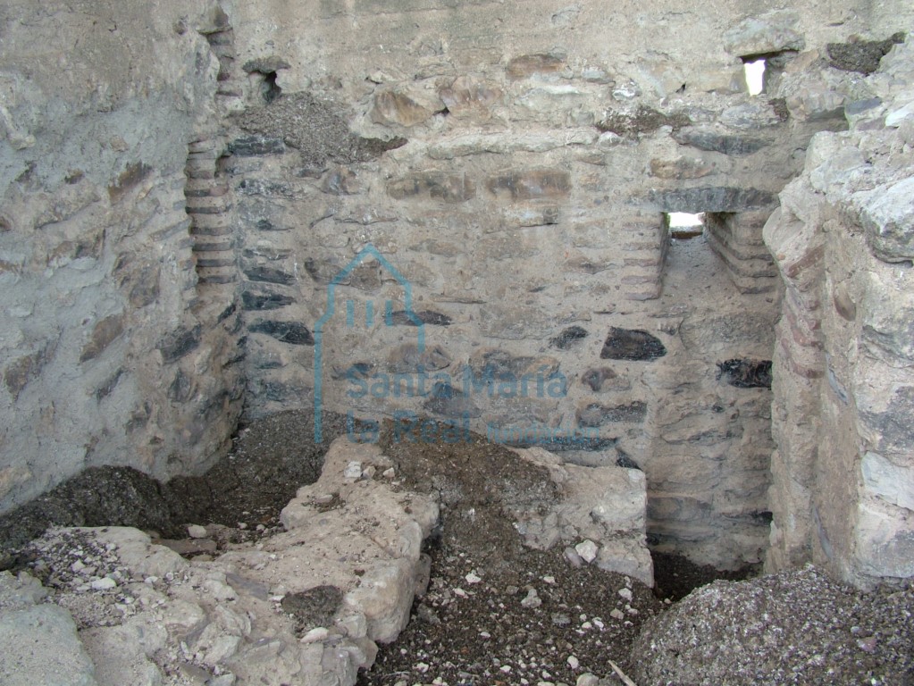 Interior de la torre, vanos cegados