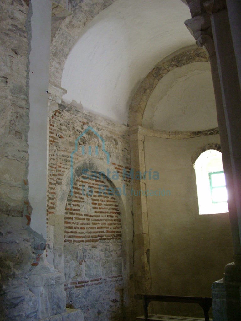 Ábside septentrional, interior