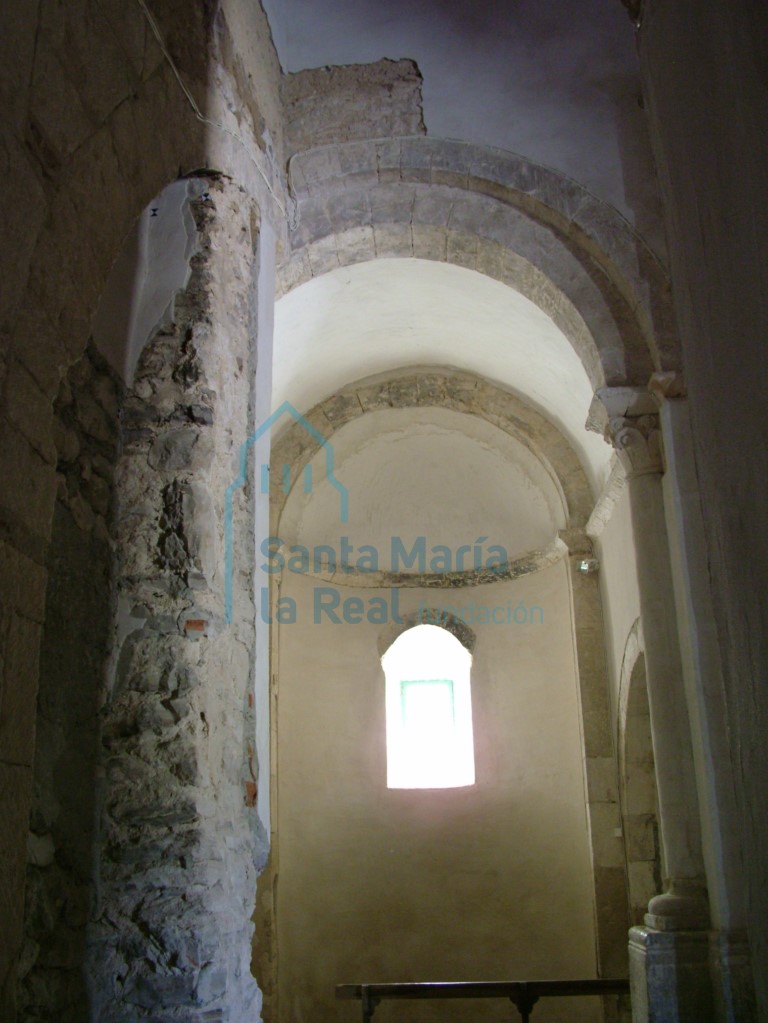 Ábside septentrional, interior