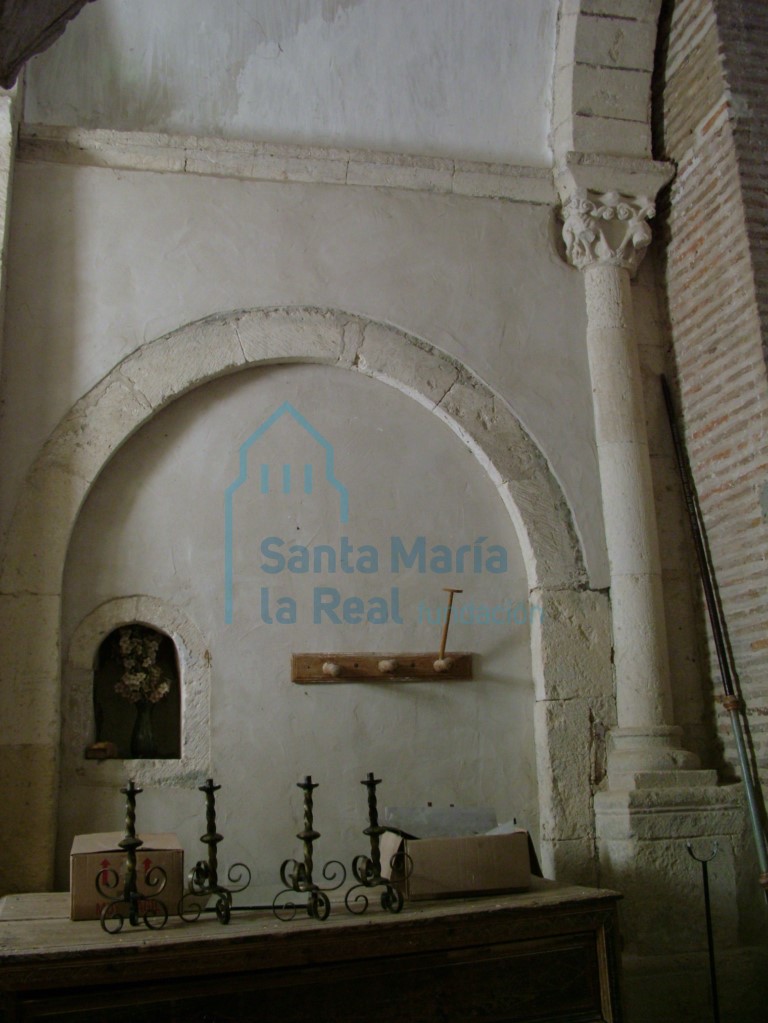 Interior del ábside meridional