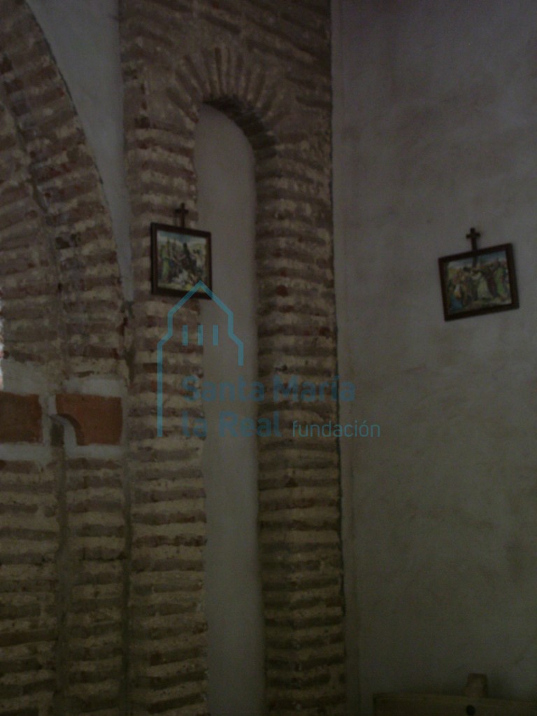 Arco de ladrillo de un lateral del trascoro