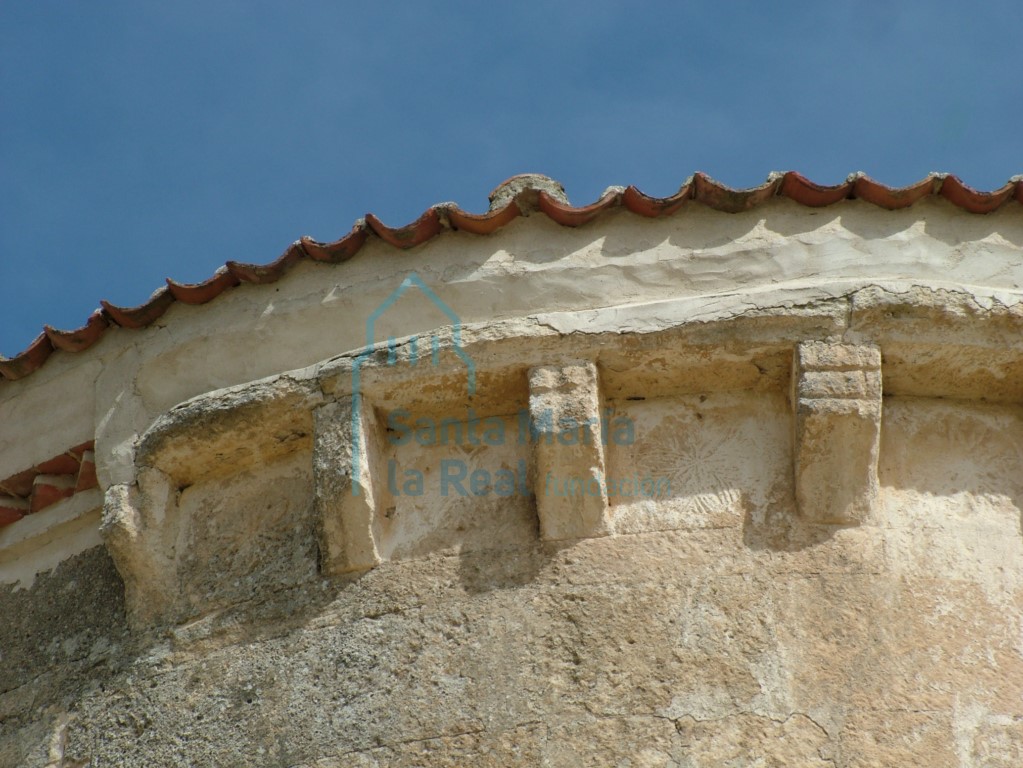 Canecillos del ábside