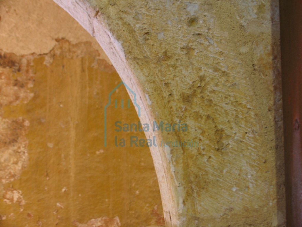 Detalle de la portada desde el interior