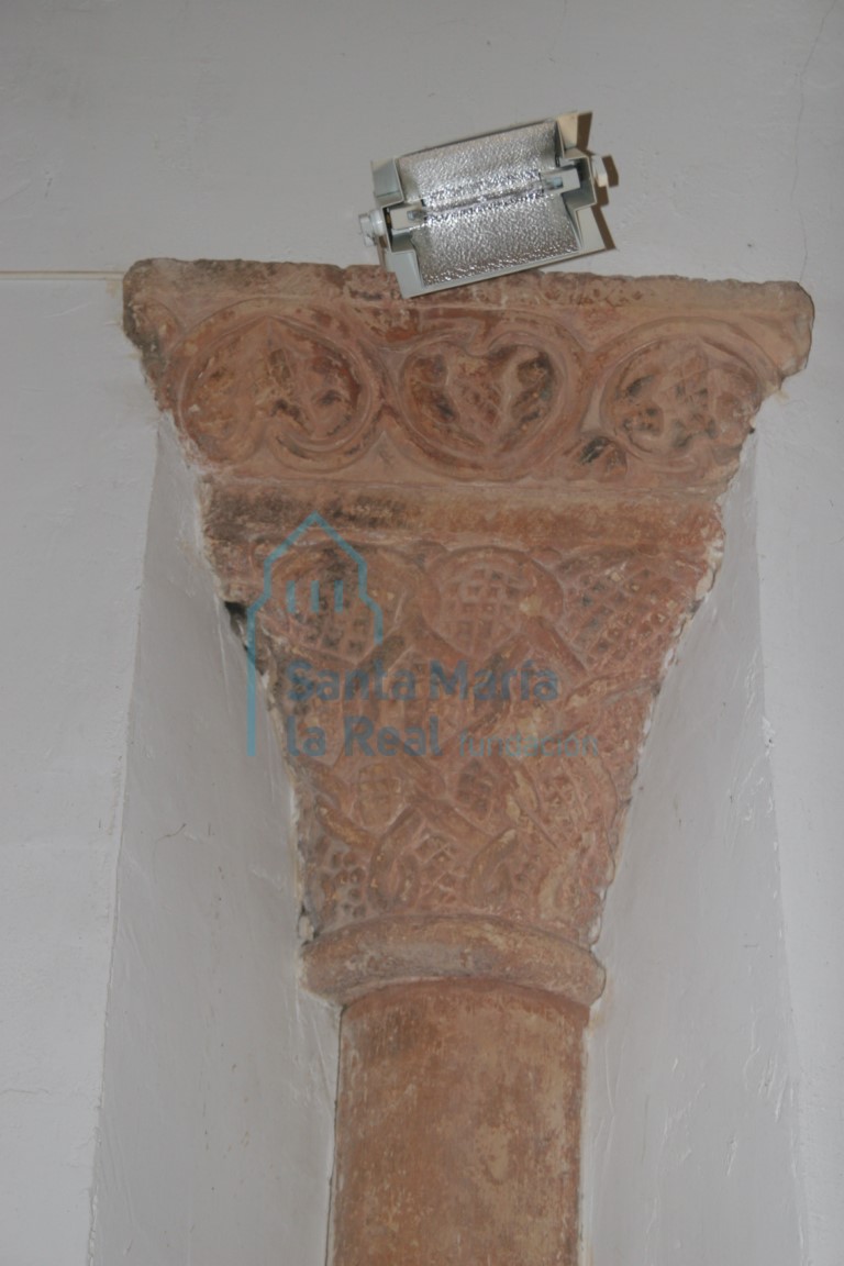 Capitel de la arquería desde el interior