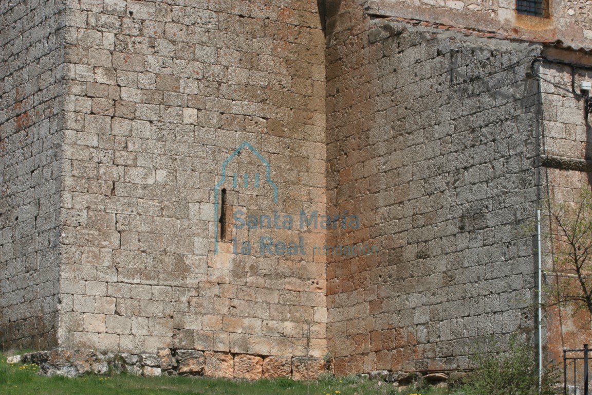 Vista del muro la torre y galería