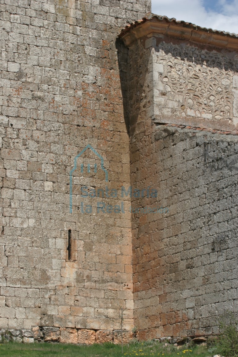 Vista del muro la torre y galería