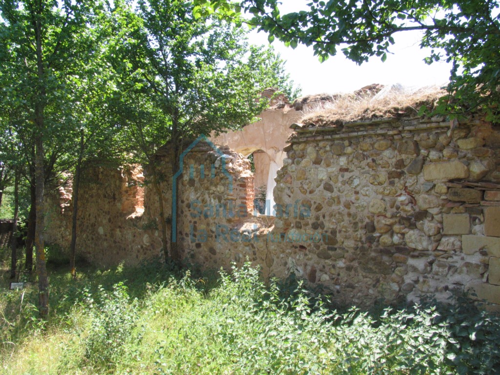 La iglesia desde el norte