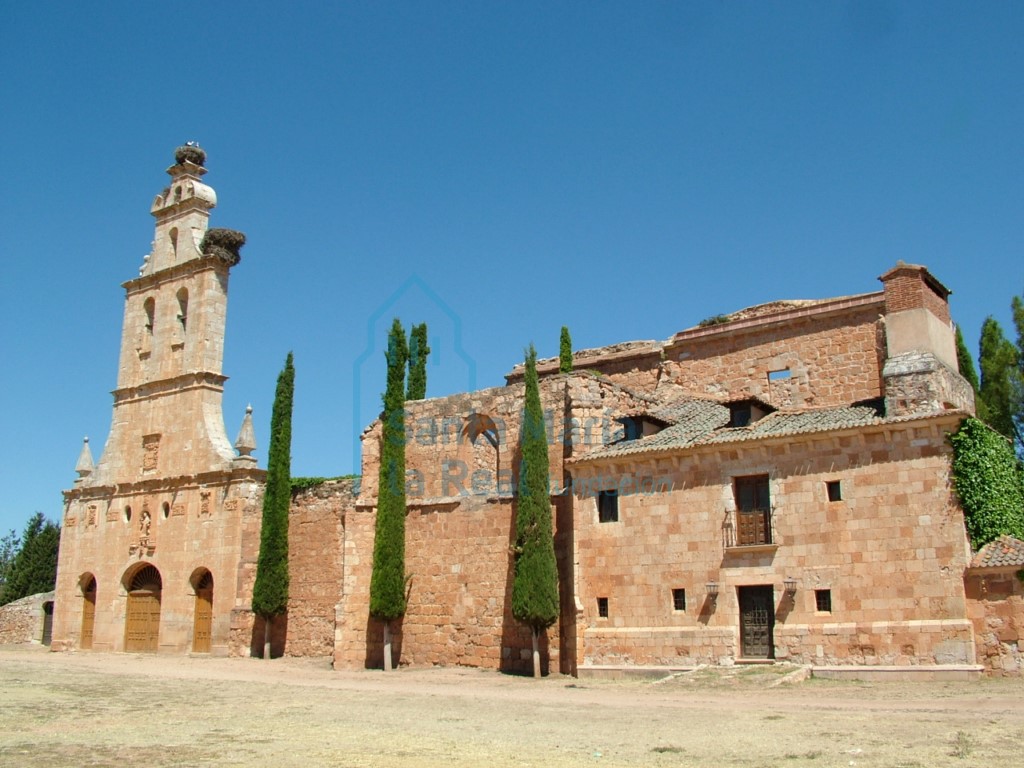 Fachada del convento